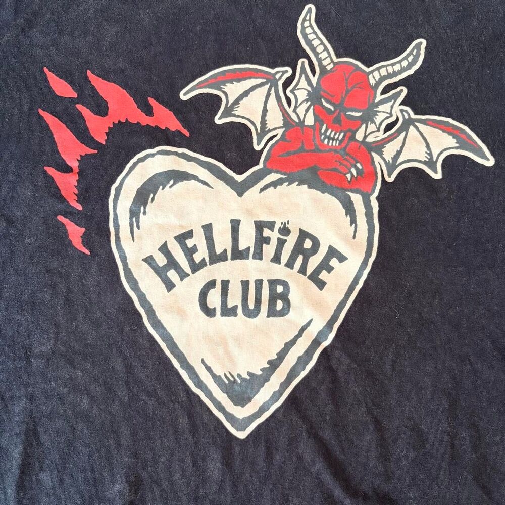 Unisex Medium Stranger Things Hellfire Club black t-shirt